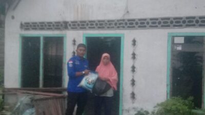 Penyerahan Bantuan Korban Angin Puting Beliung (Foto : Humas Muba)